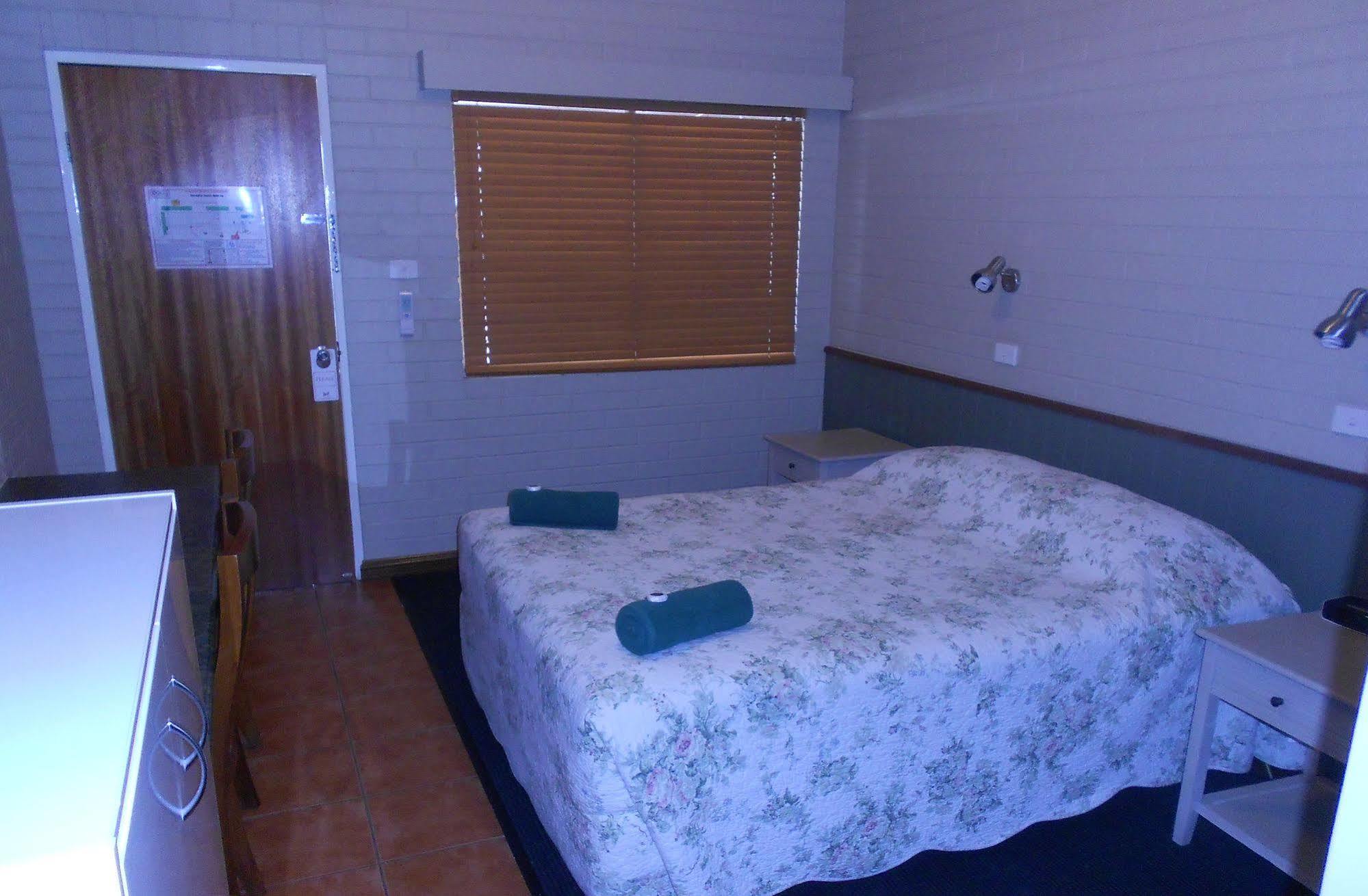 Barcaldine Country Motor Inn Exterior foto